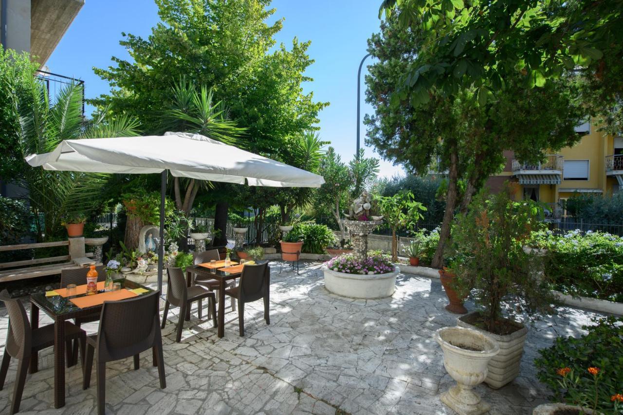 B&B La Fontanella Сан-Бенедетто-дель-Тронто Екстер'єр фото