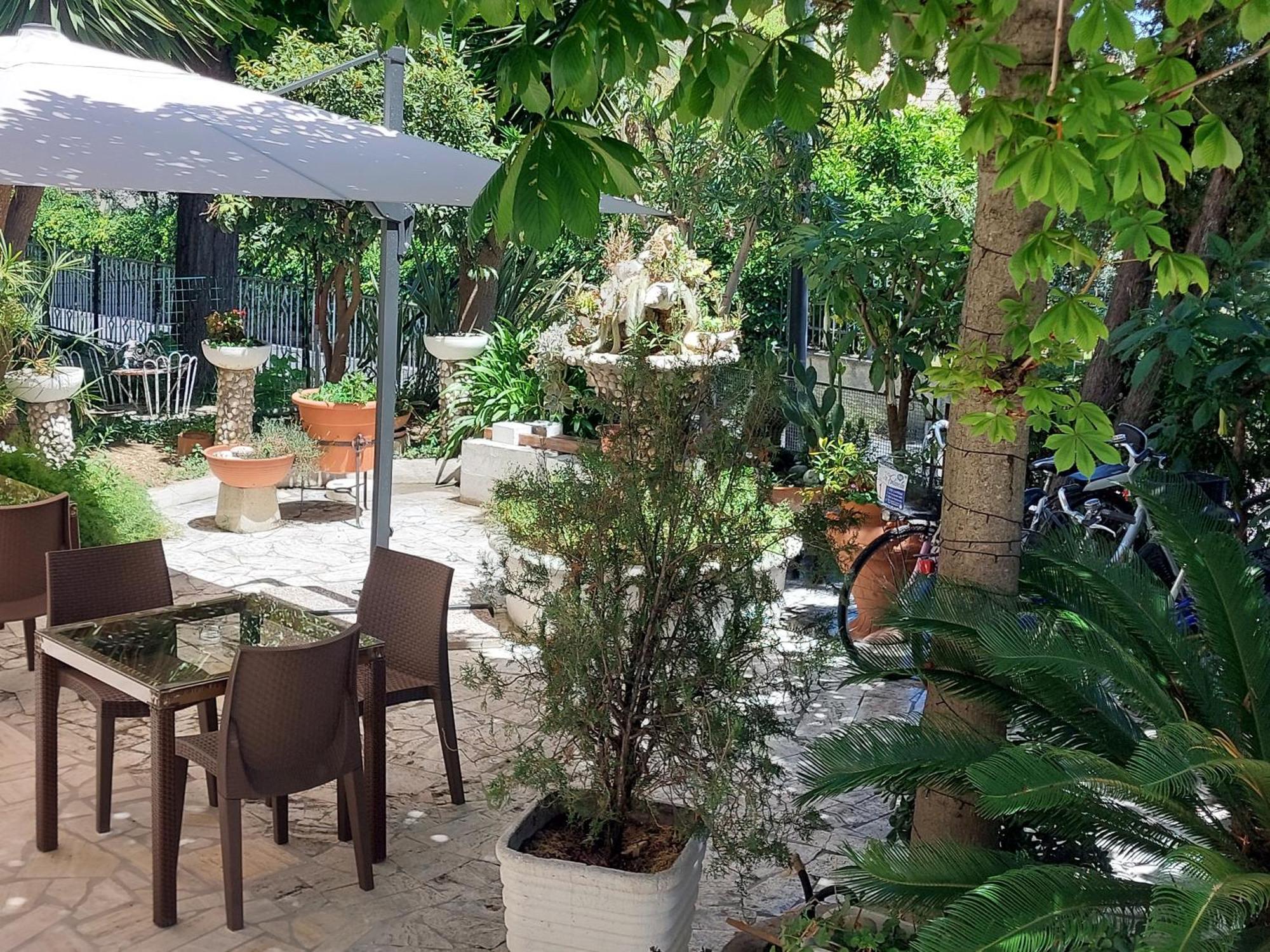 B&B La Fontanella Сан-Бенедетто-дель-Тронто Екстер'єр фото