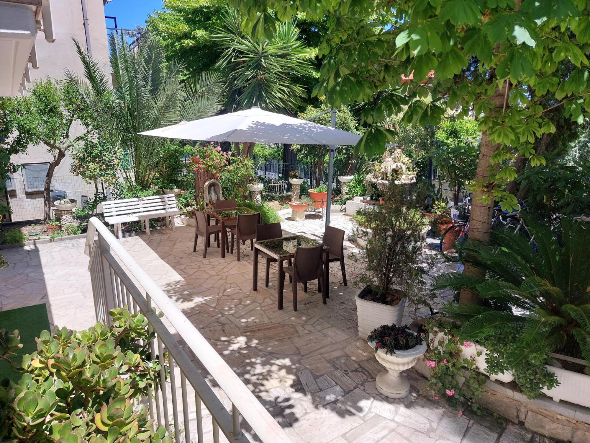 B&B La Fontanella Сан-Бенедетто-дель-Тронто Екстер'єр фото