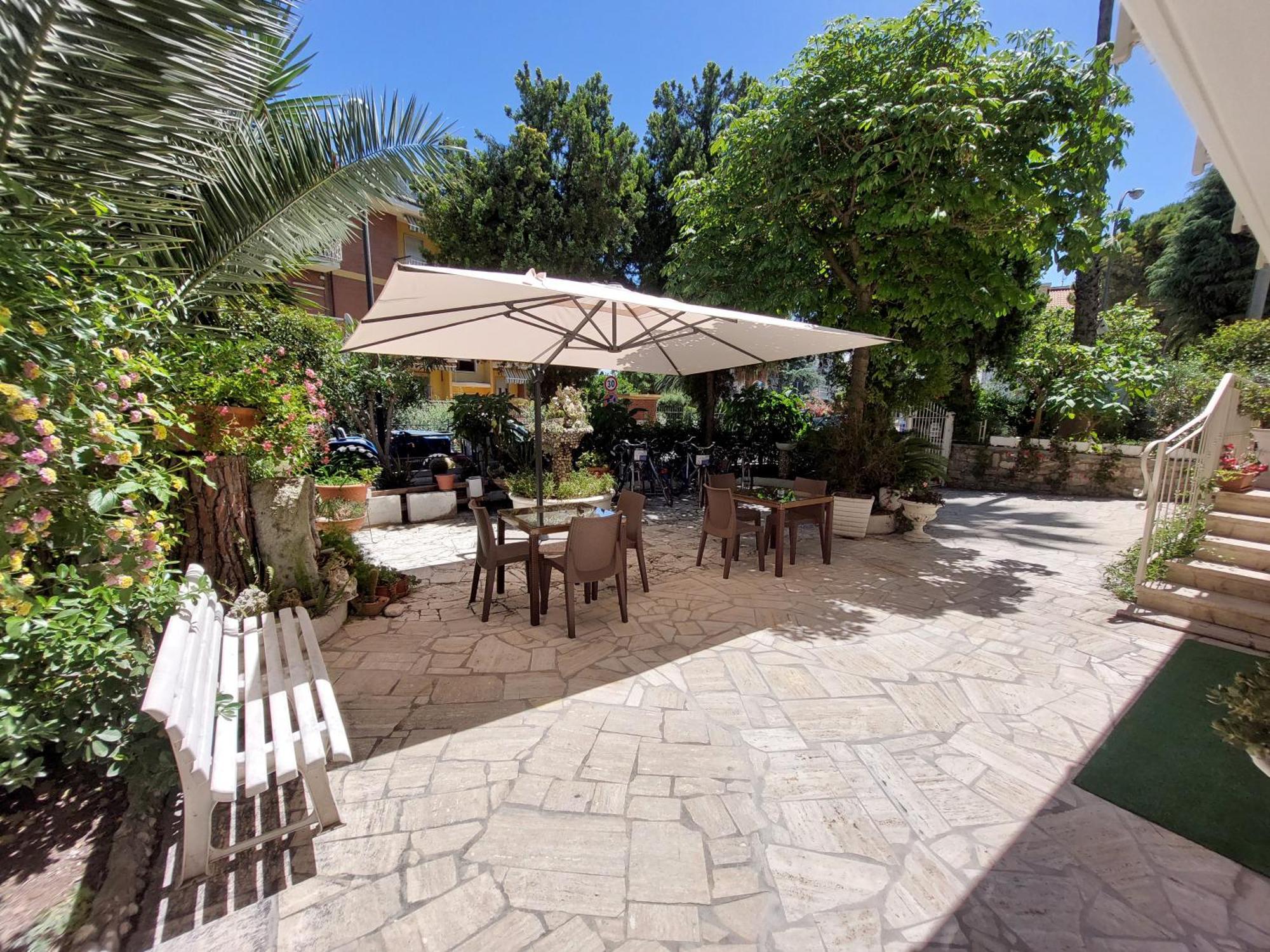 B&B La Fontanella Сан-Бенедетто-дель-Тронто Екстер'єр фото